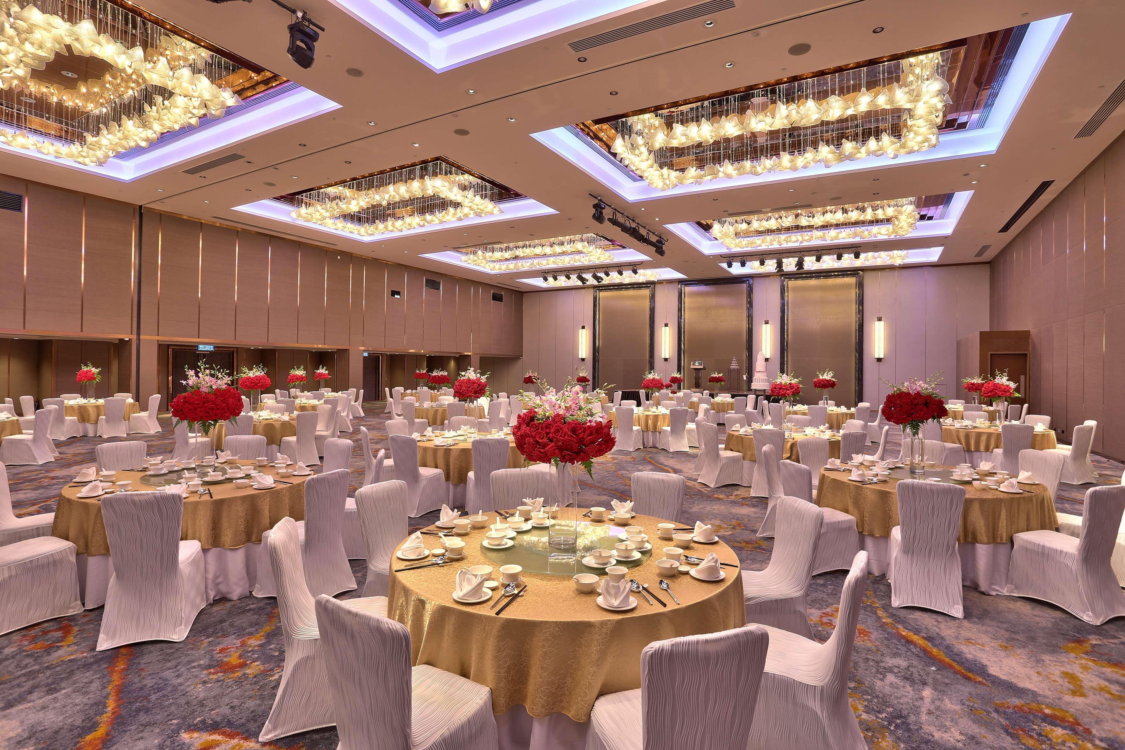 Hotel Hilton Kota Kinabalu Exterior foto The Grand Ballroom