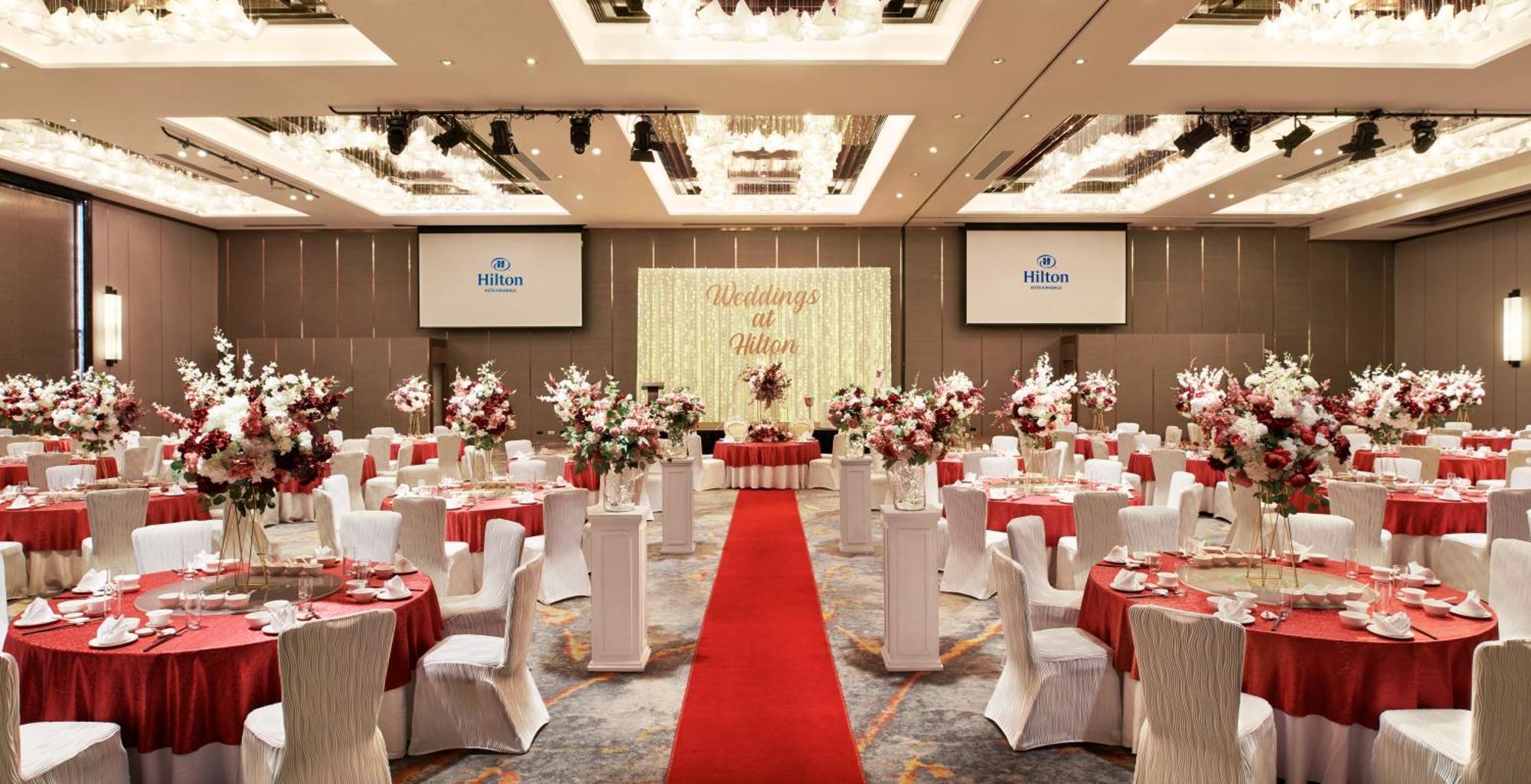Hotel Hilton Kota Kinabalu Exterior foto Wedding reception at Hilton Singapore